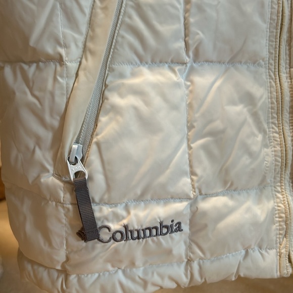 White Columbia winter coat - Picture 2 of 5